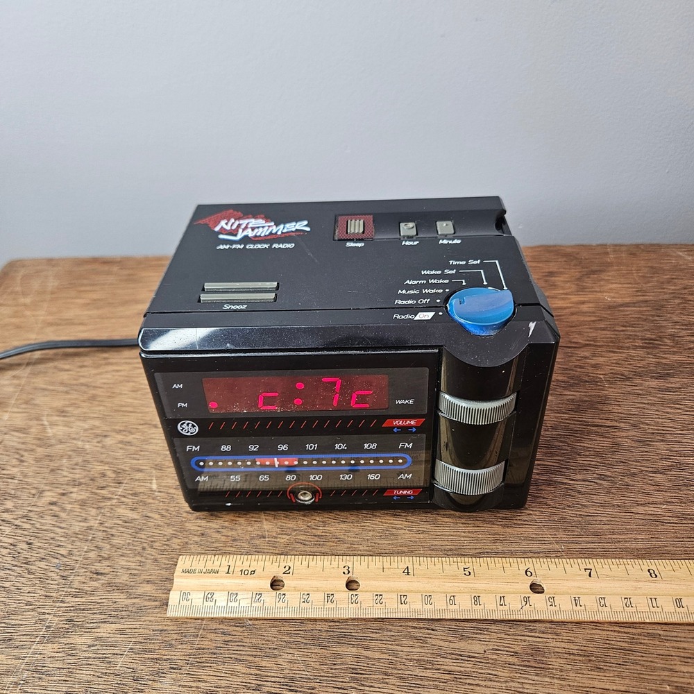 GE Nite Jammer AM/FM Clock Radio Black Red LED Vintage‎ 7-4607BKA w/ Earbuds EUC